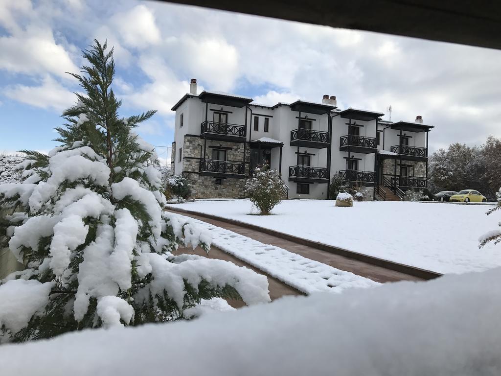 ホテル Paroraia Ángistron エクステリア 写真
